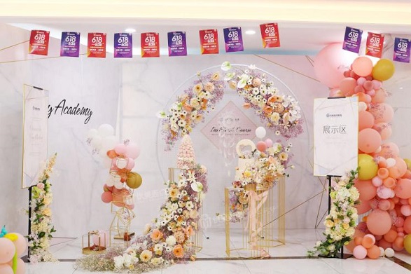 優(yōu)美西點(diǎn)丨選修輕奢系列課程-全能花藝星級班，首期學(xué)員完美結業(yè)！